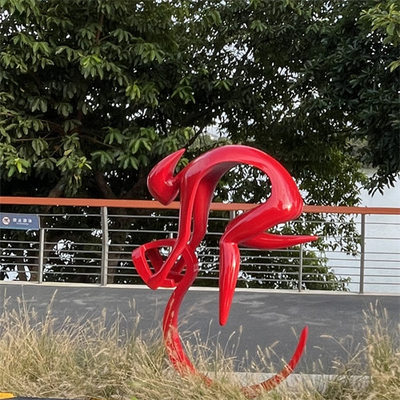 乗車の自転車の絵画屋外の庭は多彩な芸術の金属を彫る