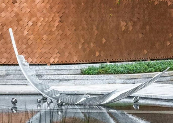 ハンドメイドの羽の屋外のプールはステンレス鋼の3D金属の芸術の彫刻を彫る