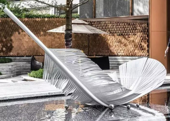 ハンドメイドの羽の屋外のプールはステンレス鋼の3D金属の芸術の彫刻を彫る