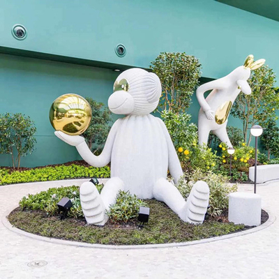 広場の庭着席猿の彫像の漫画のガラス繊維の金属の装飾