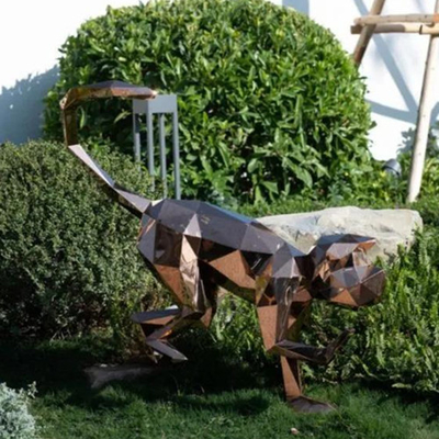 芝生の庭動物は金属の幾何学青銅色猿の彫刻を彫る